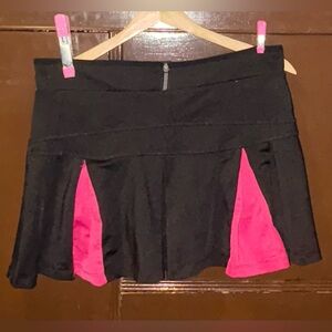 YOUCROWN Black Athletic Skort with Pink Panels | XL